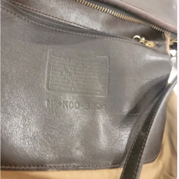 Vintage Coach Crossbody. Brown leather. Great vintage condition! - Picture 5 of 8